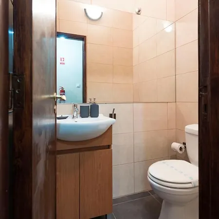 Lovelystay - Serralves With Free Parking Apartment