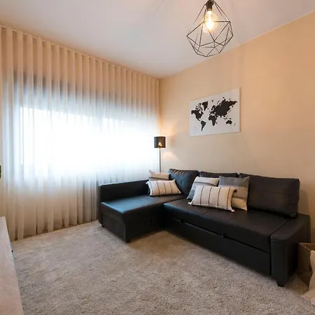 Lovelystay - Serralves With Free Parking Apartment *