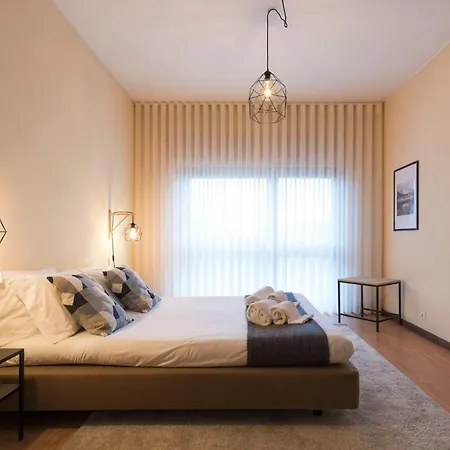 Lovelystay - Serralves With Free Parking *